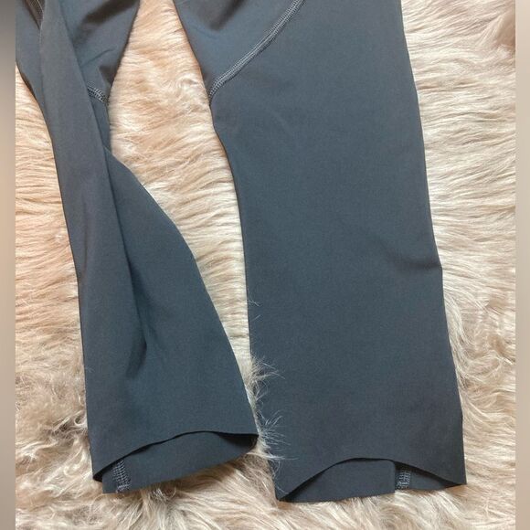 Athleta Sonic High-low Raw Hem Gray Reflective Capri Leggings - Picture 4 of 14
